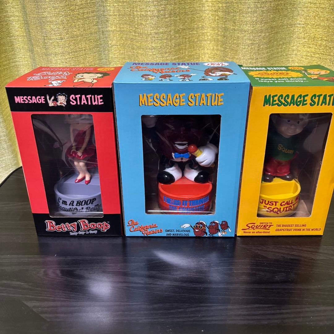 メッセージスタチュー　3体　MESSAGE RESIN TRAY STATUE