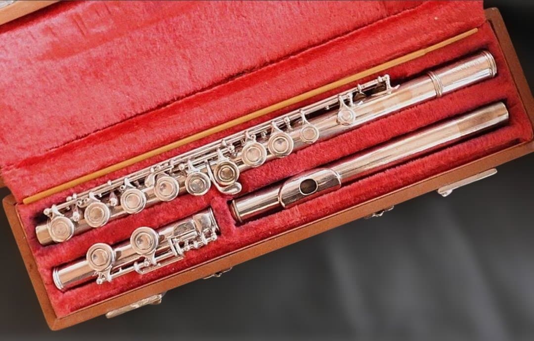 Artley フルート　レザーケース付き