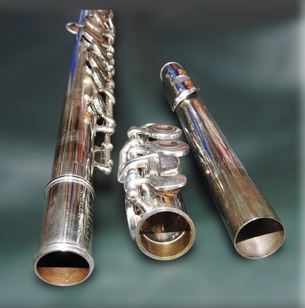 Artley フルート　レザーケース付き