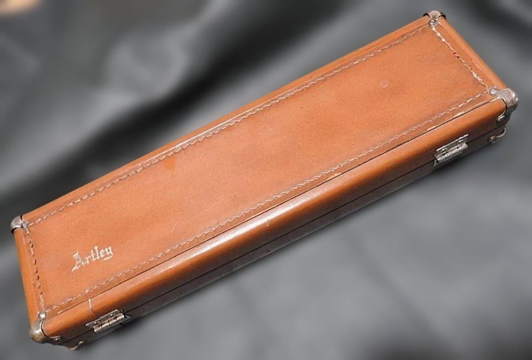 Artley フルート　レザーケース付き