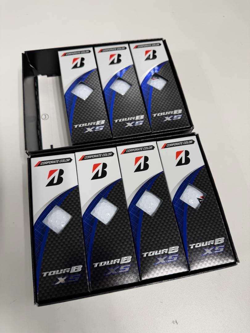 ブリヂストン TOUR B XS ホワイト　1ダース＋3スリーブ