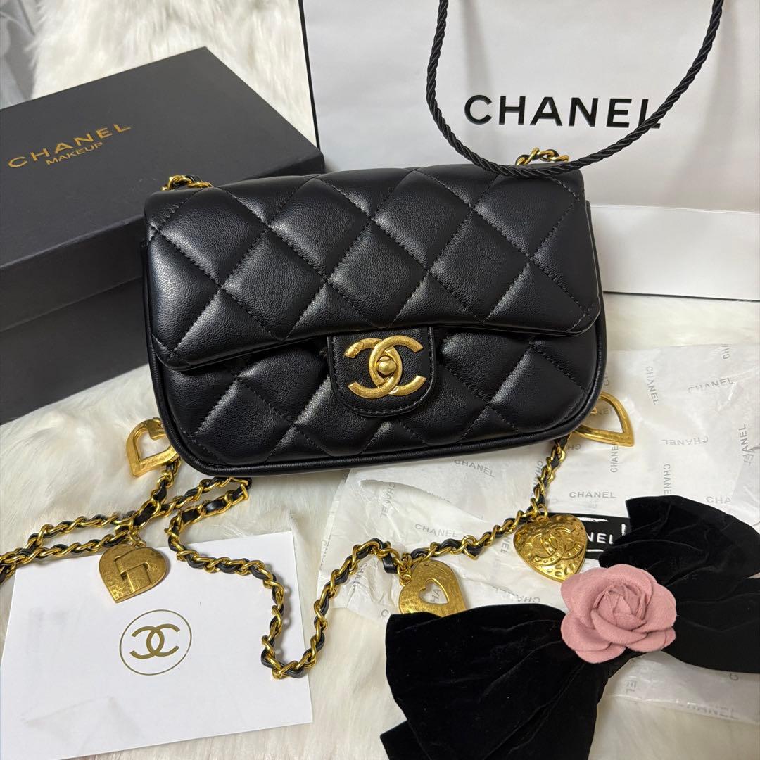 CHANEL(シャネル)ノベルティ★ハートチャーム付きショルダーバッグ★