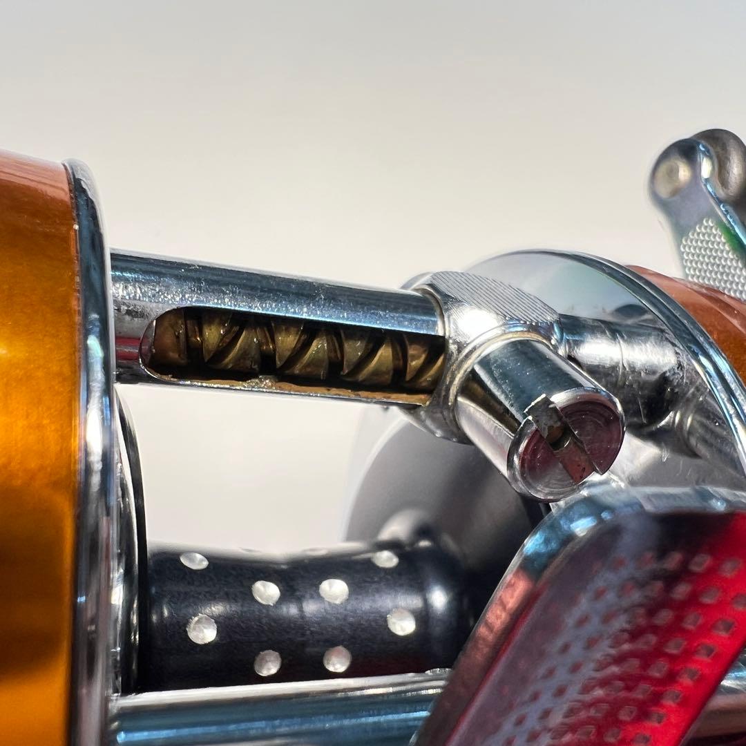 【美品】ABUアンバサダー 5501CS Rocket ファクトリーチューン 左