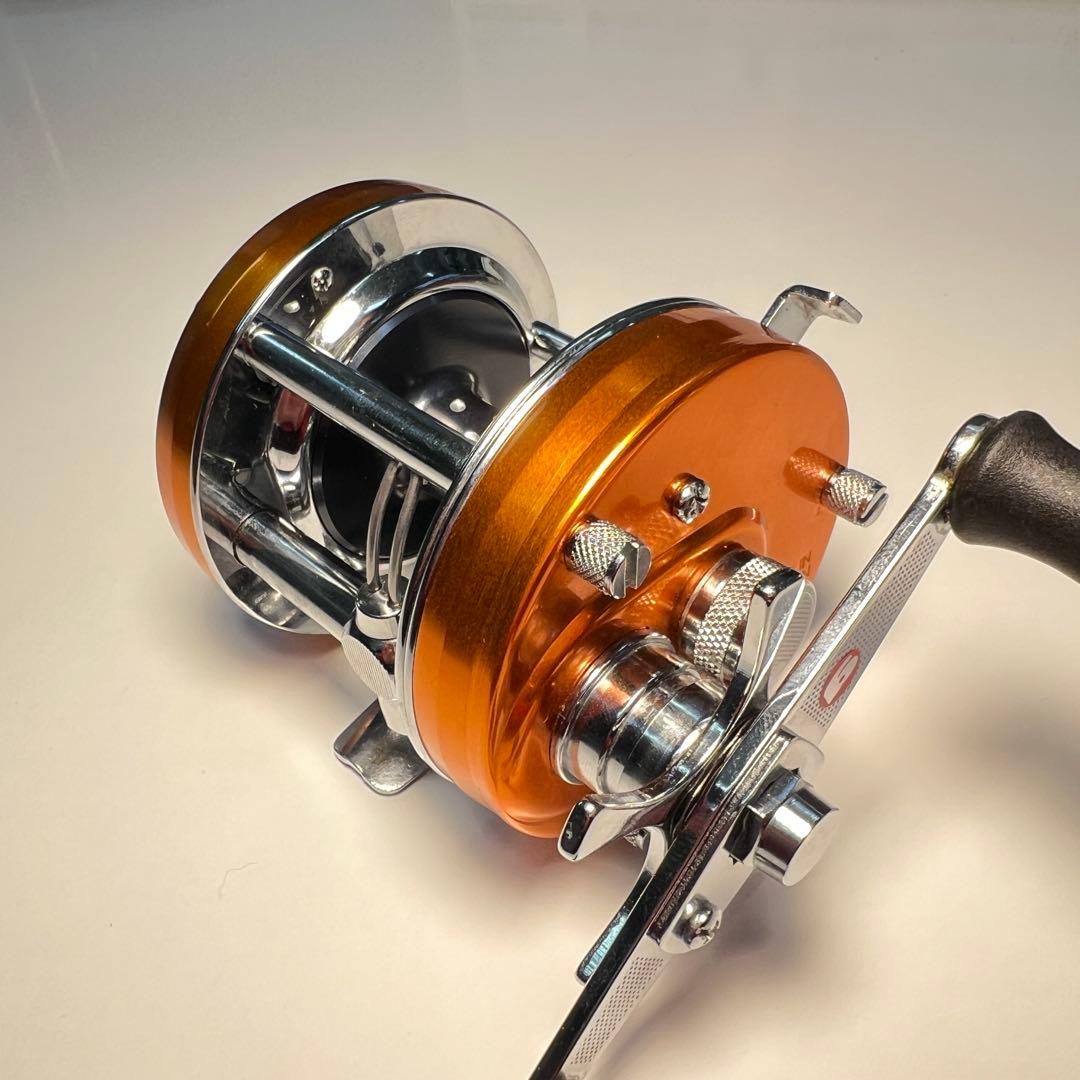 【美品】ABUアンバサダー 5501CS Rocket ファクトリーチューン 左