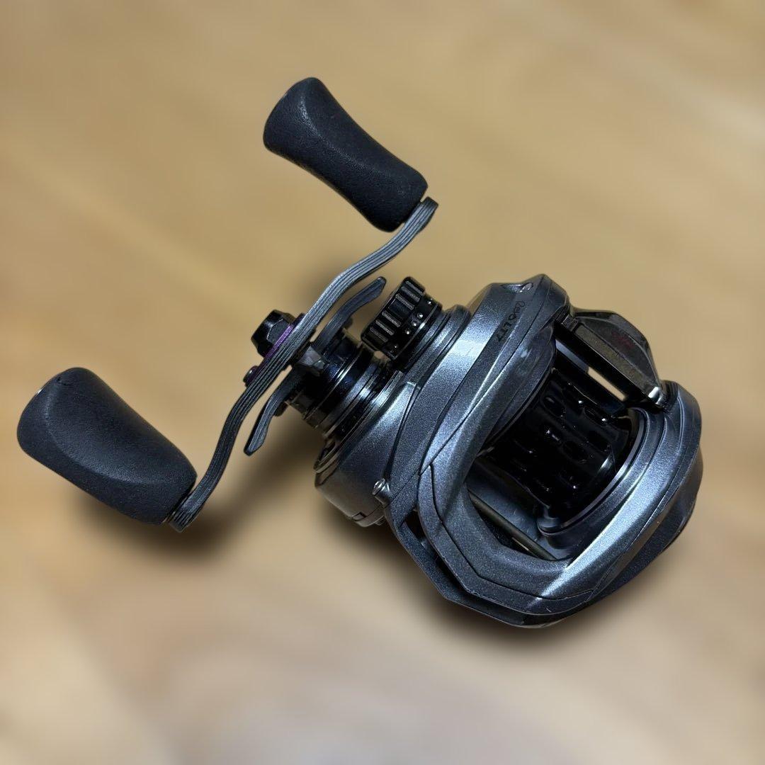 M*y様 シルバー ベイトリール レボLT7