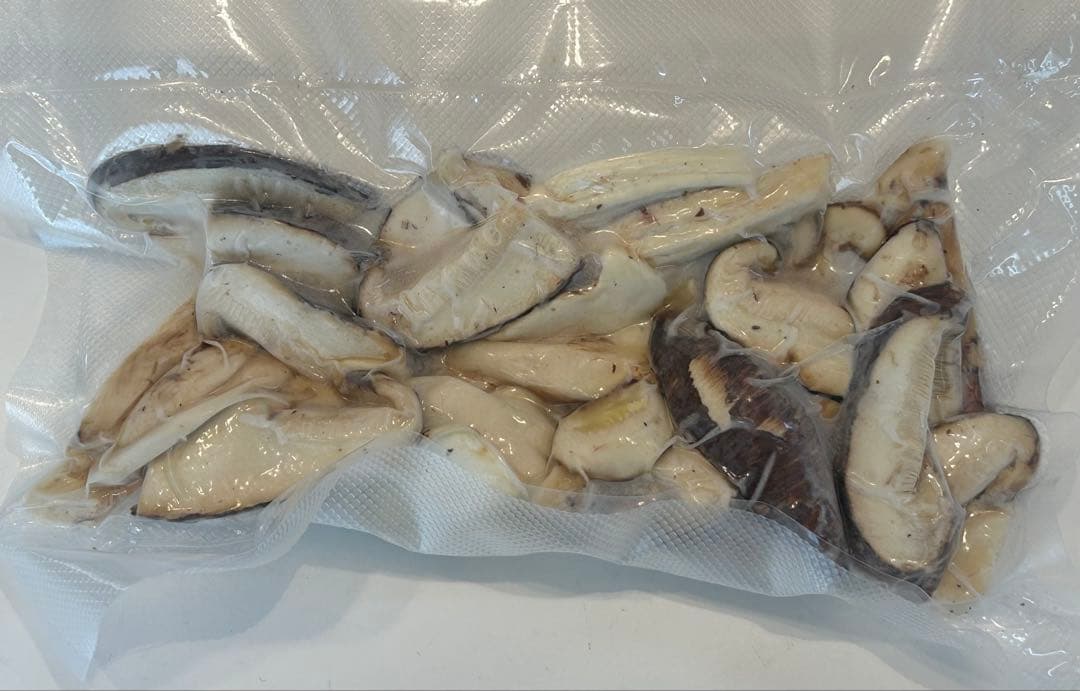 ☆信州産松茸☆松茸ご飯等に☆冷凍松茸☆約210グラム☆まつたけ☆国産松茸☆