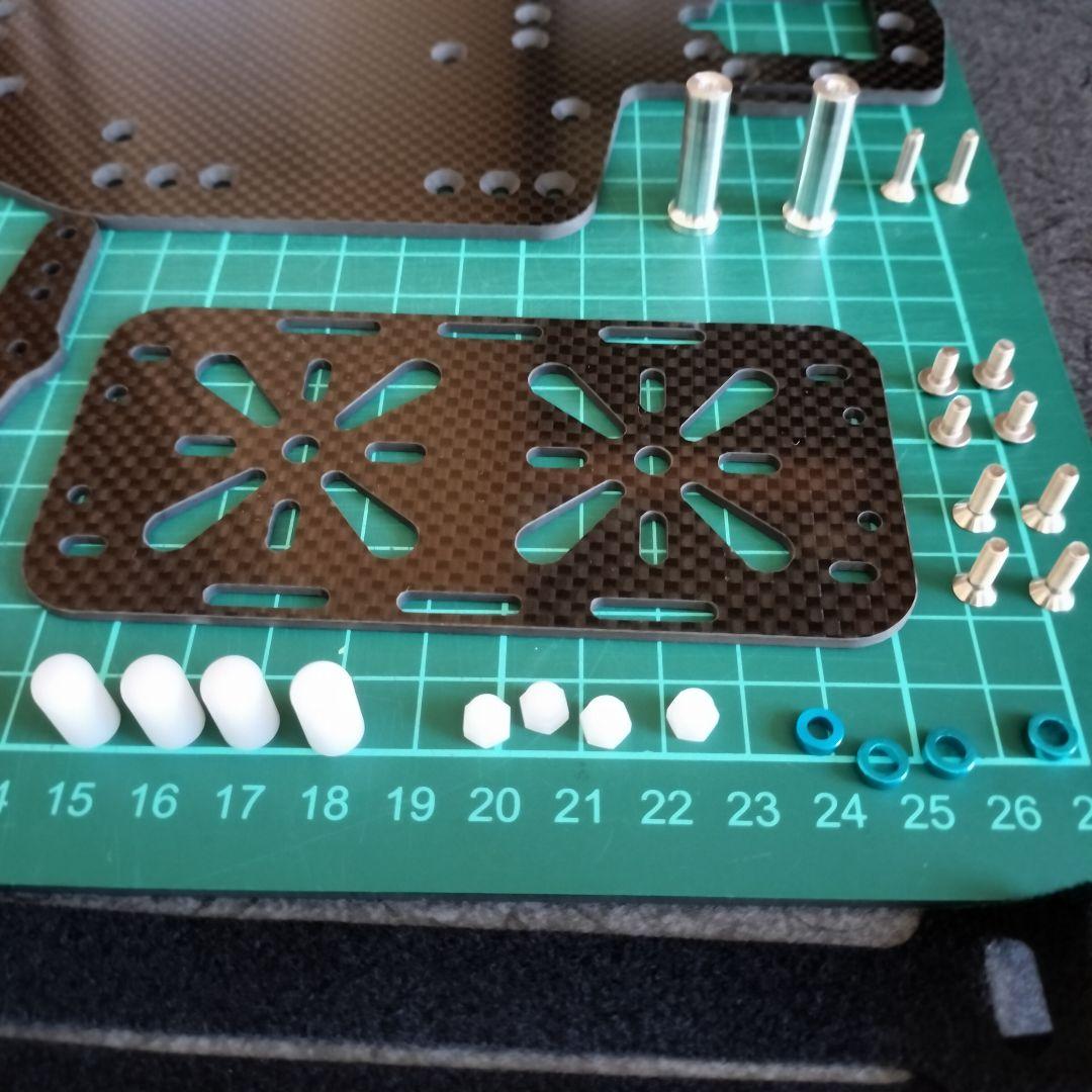 タミヤ スーパーアスチュート カーボンシャーシコンバージョンセット②