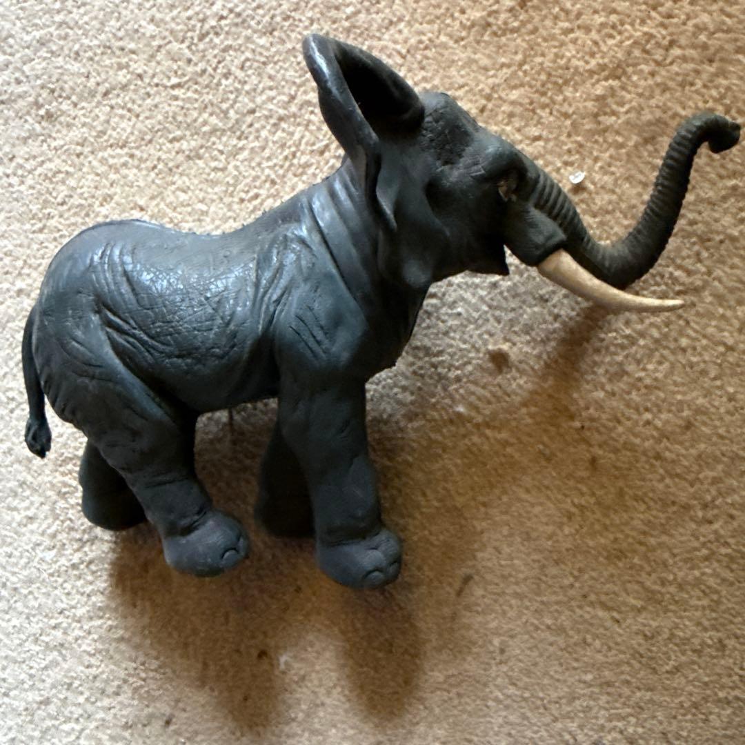 希少　ディズニーゾウ置物　約15cm
