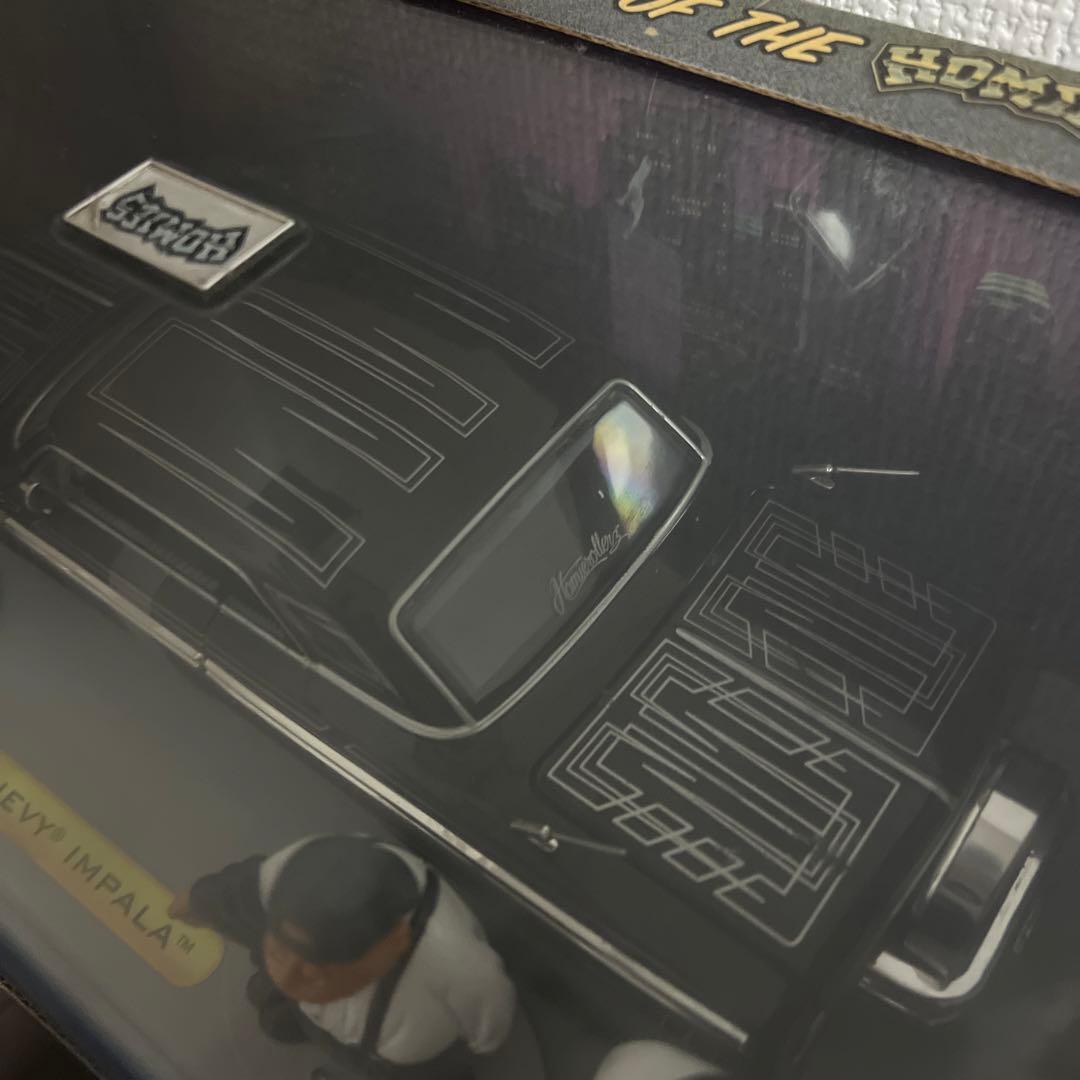 64 インパラ　ミニカー　homierollers ローライダー