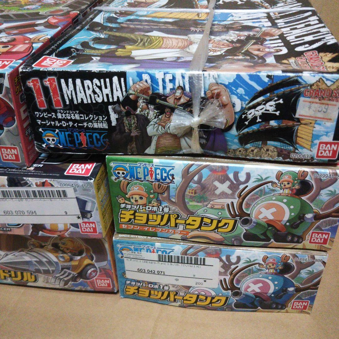 中古品　バンダイ「ワンピース　チョッパーロボ」セット