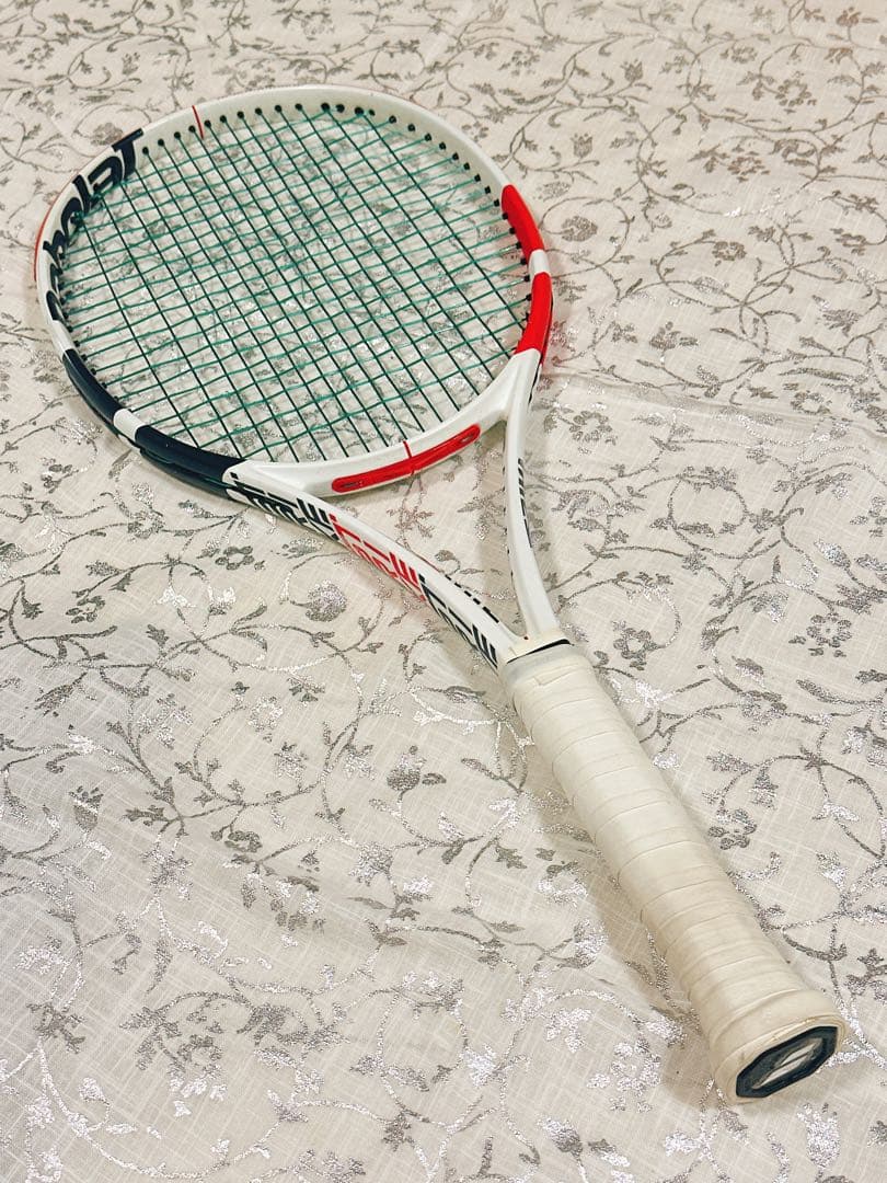 Babolat ピュアストライク テニスラケット　　グリップ２