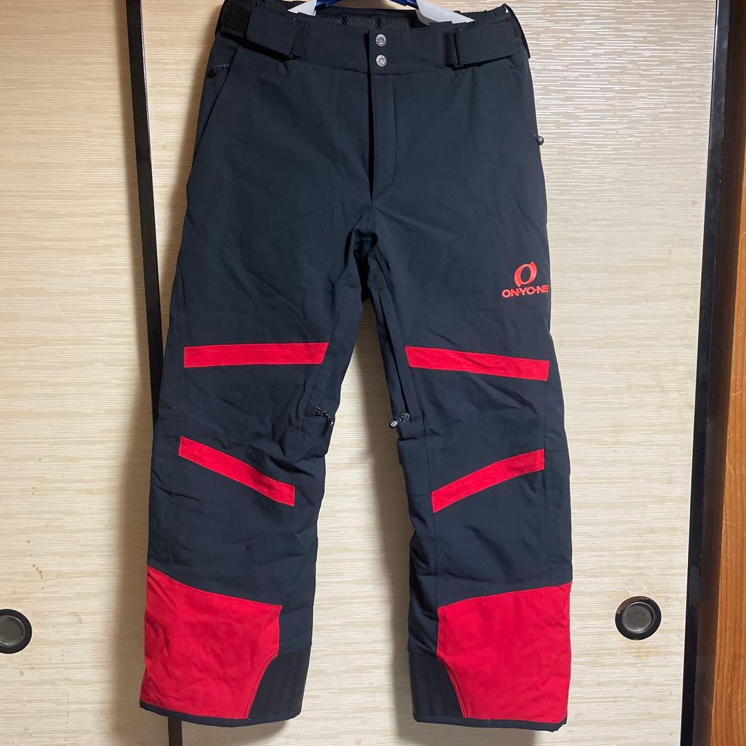 ONYONEスキーウェア パンツ黒/赤