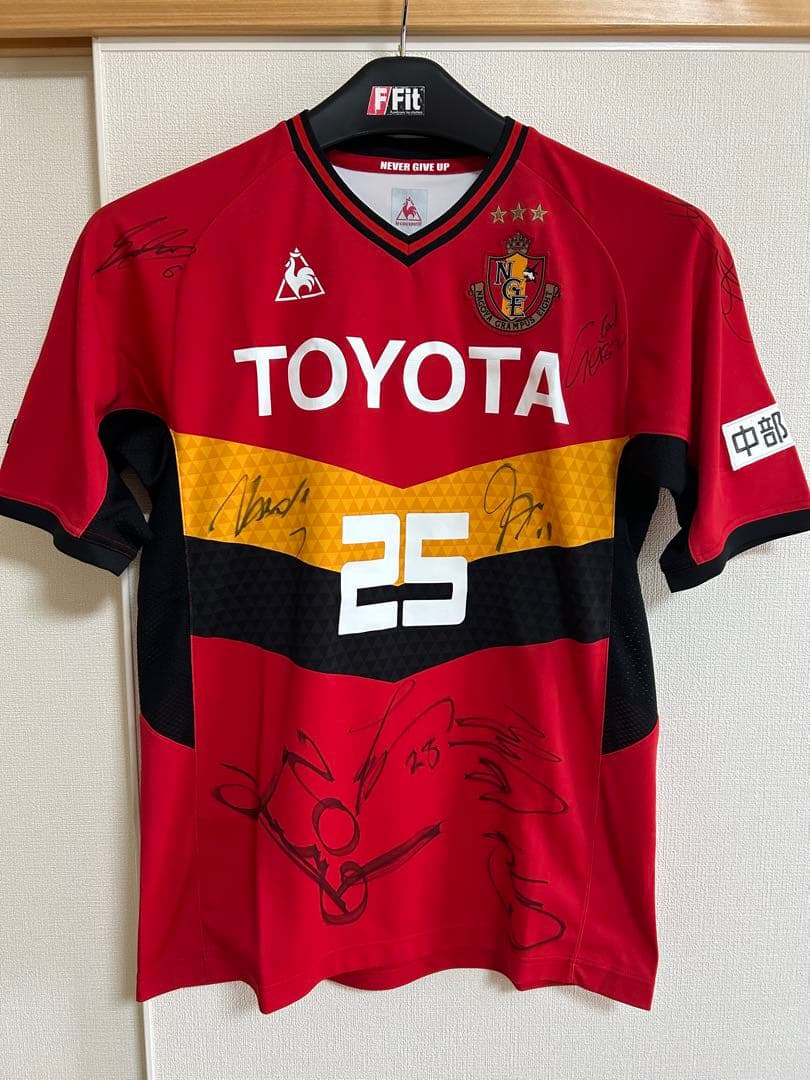 名古屋グランパス 2011 金崎夢生 優勝ロゴ（当時在籍選手サイン入）Ｏサイズ