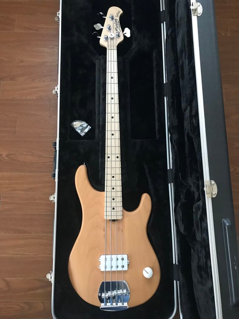 Sterling by MUSIC MAN Joe Dart ももみ