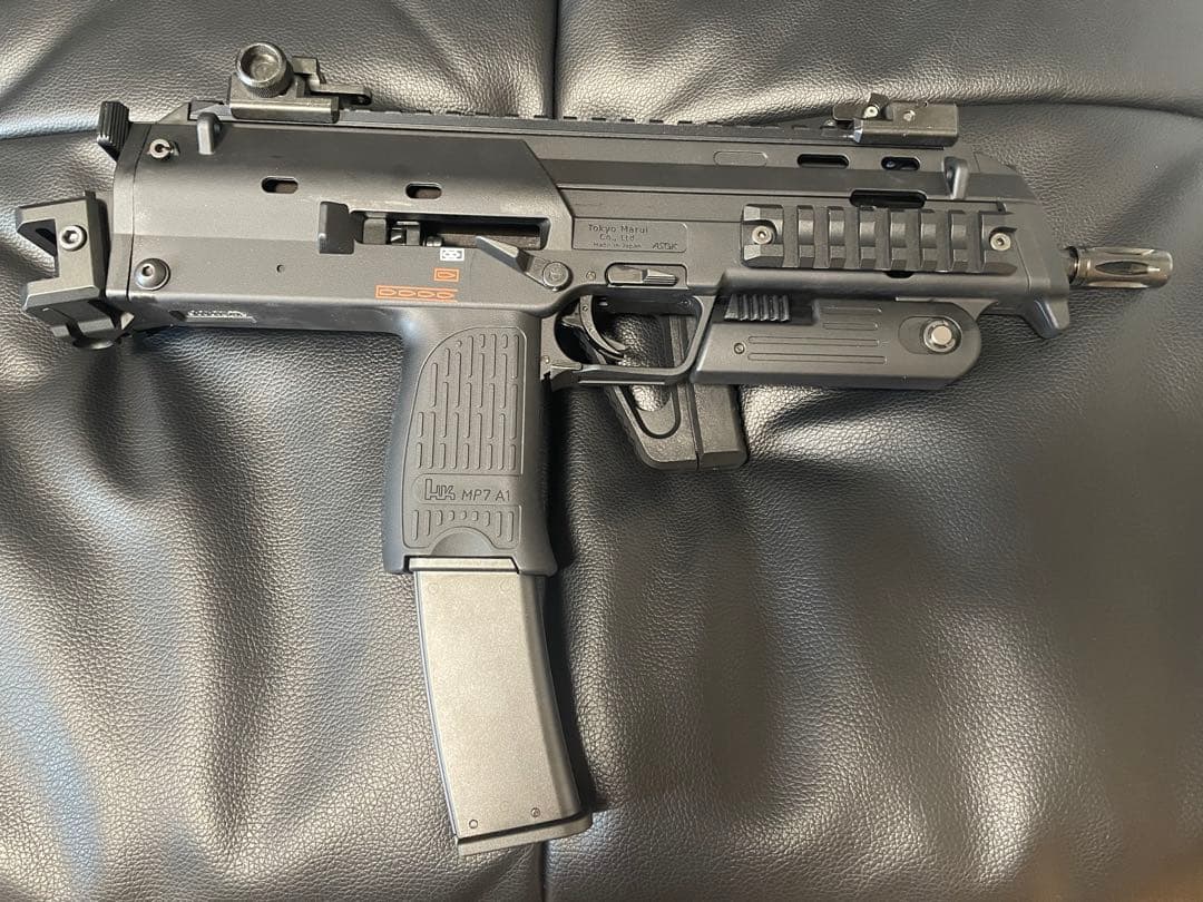 東京マルイ　mp7a1 ガスガン　ダミーレザーサイト付き