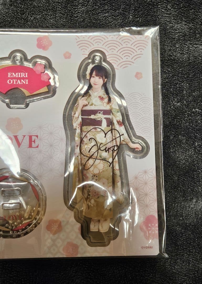大谷映美里（=LOVE）直筆サイン入りアクリルスタンド