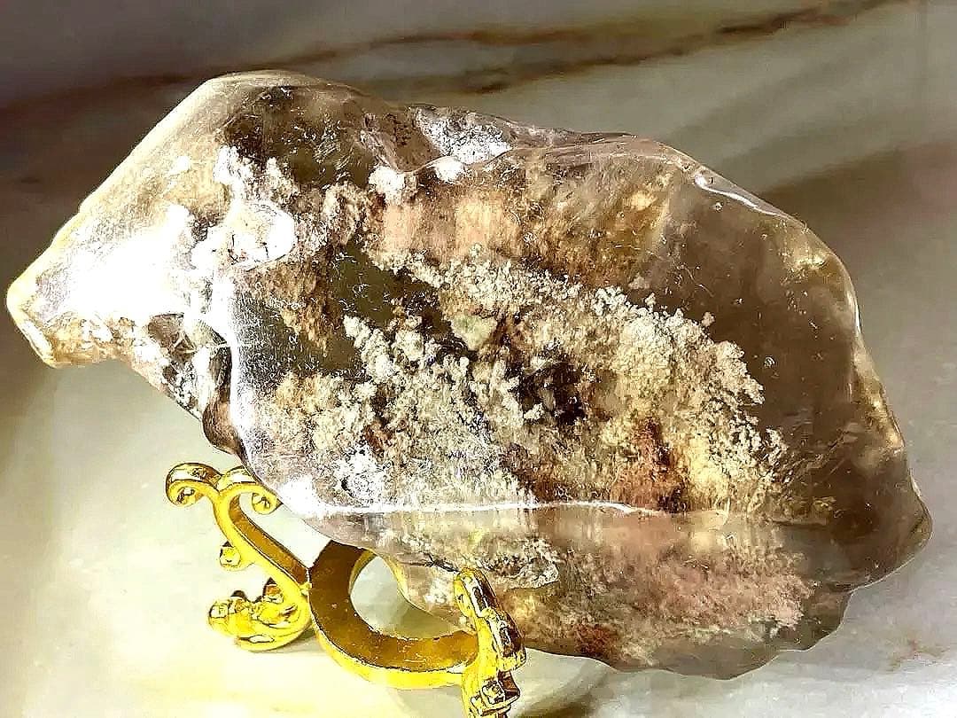 T1034ピンクホワイトガーデンクォーツ原石ルチル針瑪瑙共生ラダー虹入りジオード