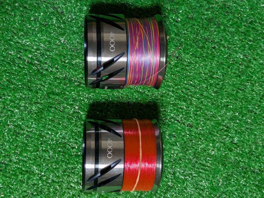 23ストラディック４０００番純正スプール　２組　ライン付　即日発送可