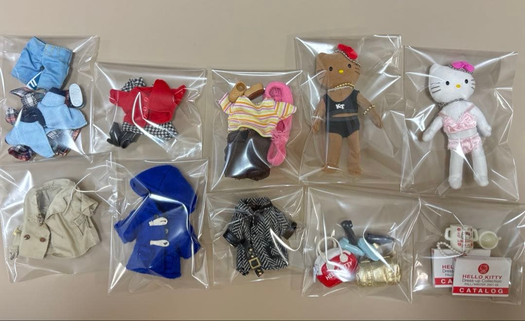 ハローキティ　ドレスアップコレクション