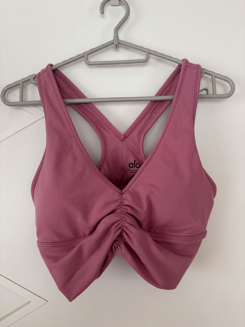 alo yoga Wild Thing Bra ブラトップ　ヨガウェア