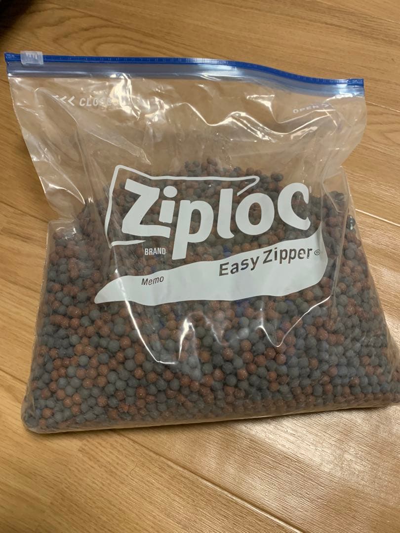 ブラックシリカ　水浄化剤ボール　2.4kg スーパーメディカルマット