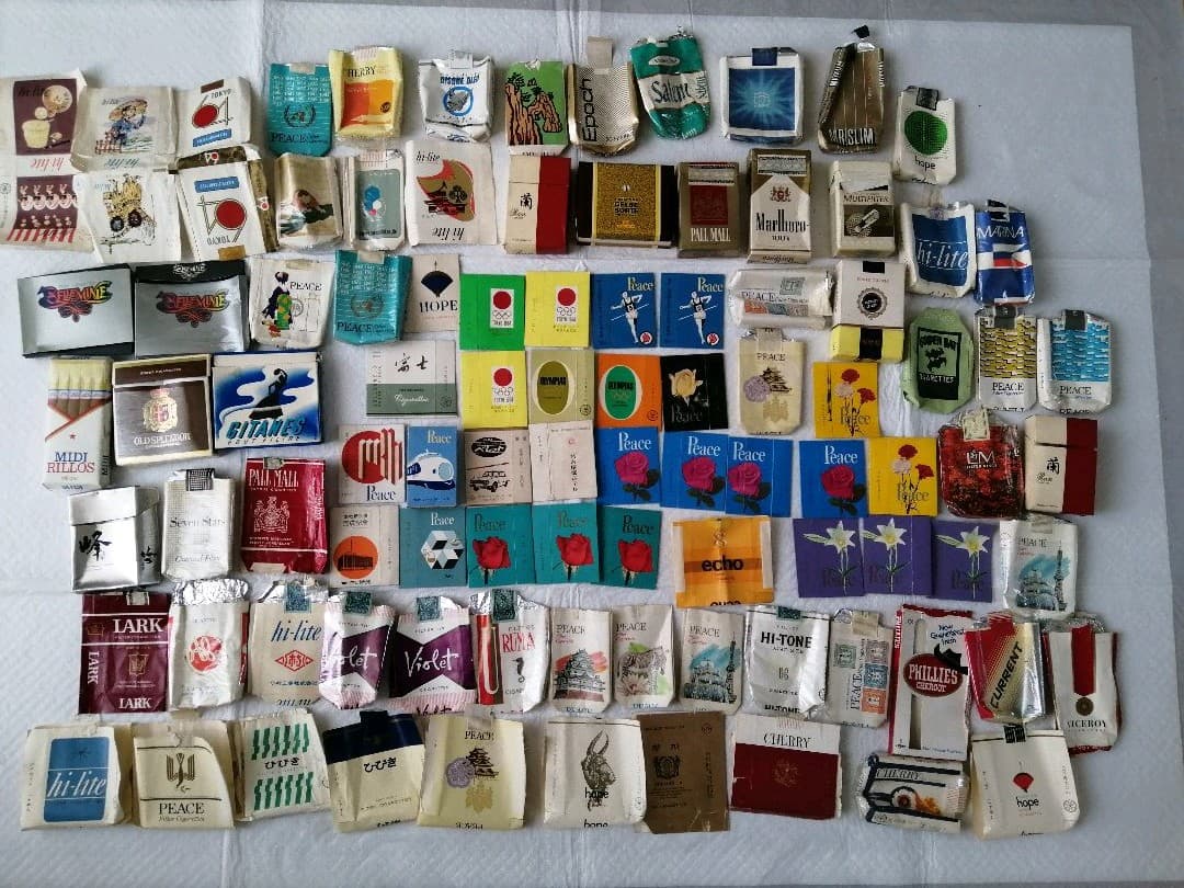 昭和レトロ　タバコの箱　パッケージ