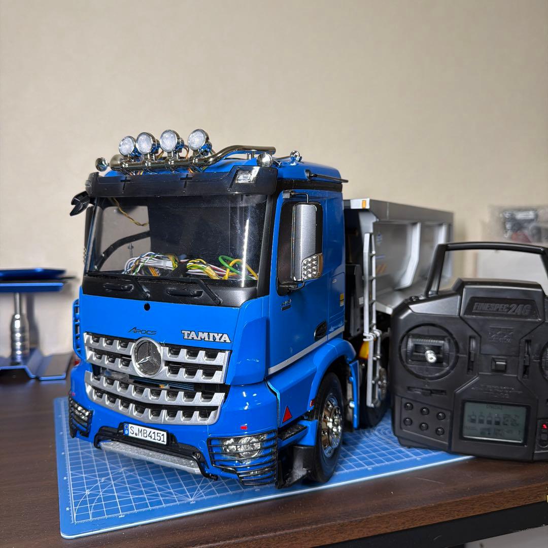 タミヤ　1／14トラック　アロクス4151 8X4ダンプ