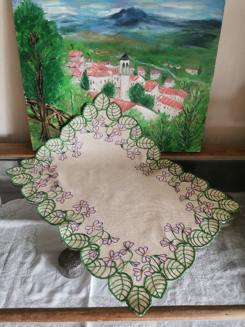 アンティーク/ヴィンテージ フランス 菫の葉と花のカットワーク刺繍 リネンクロス