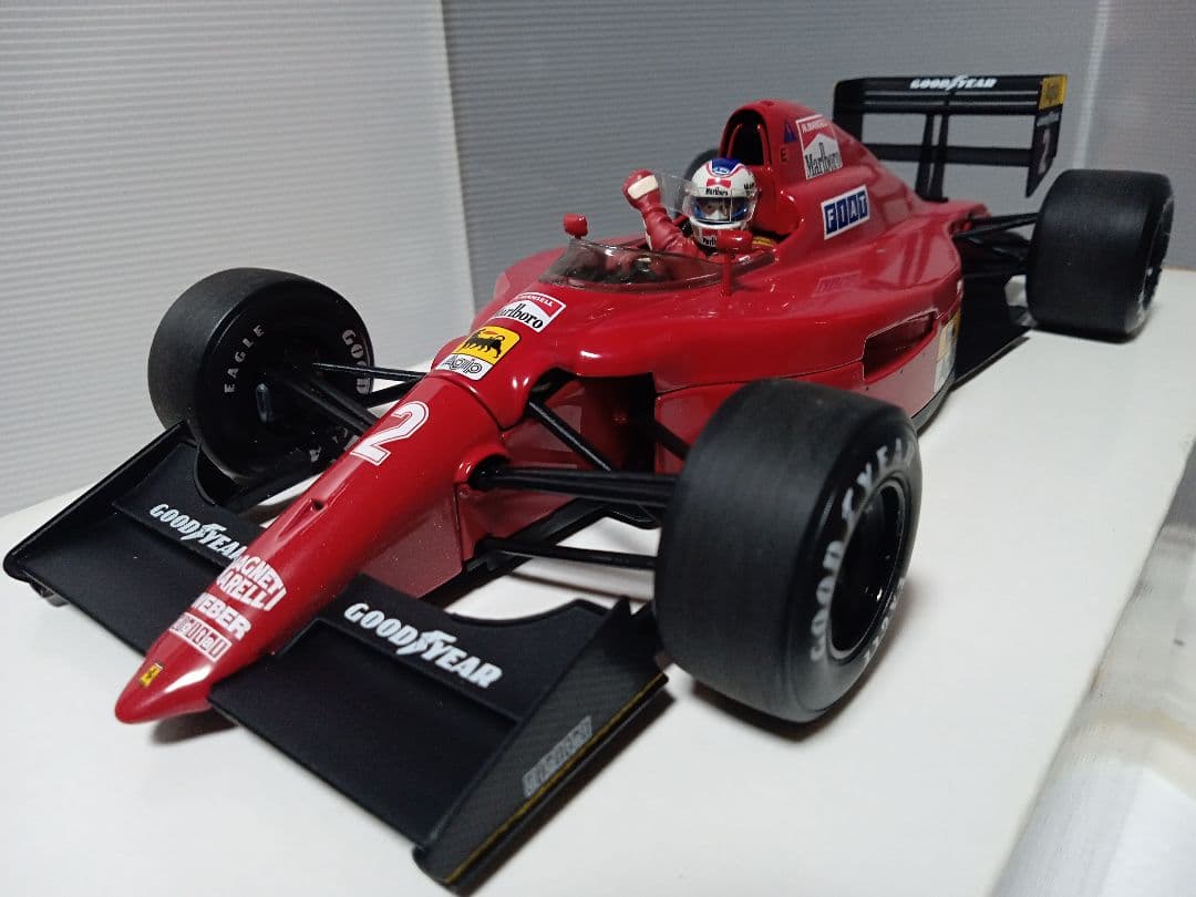 エグゾト1/18フェラーリ641/2マンセルフィギュア付