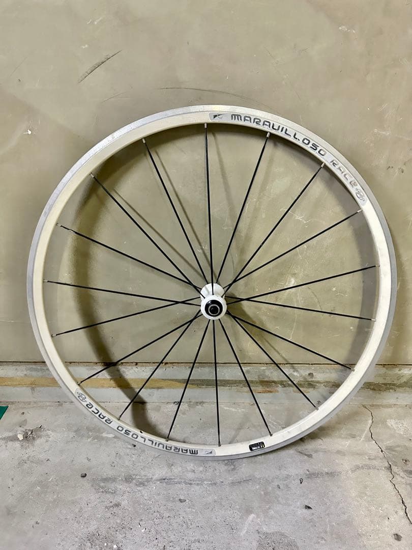 ◆白リムのカッコいい前輪ホイール◆重量0.80kg