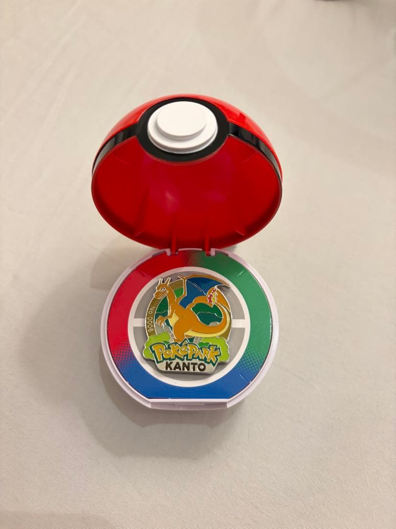 ポケパーク・カントー リザードン ピンバッジ　缶バッジ