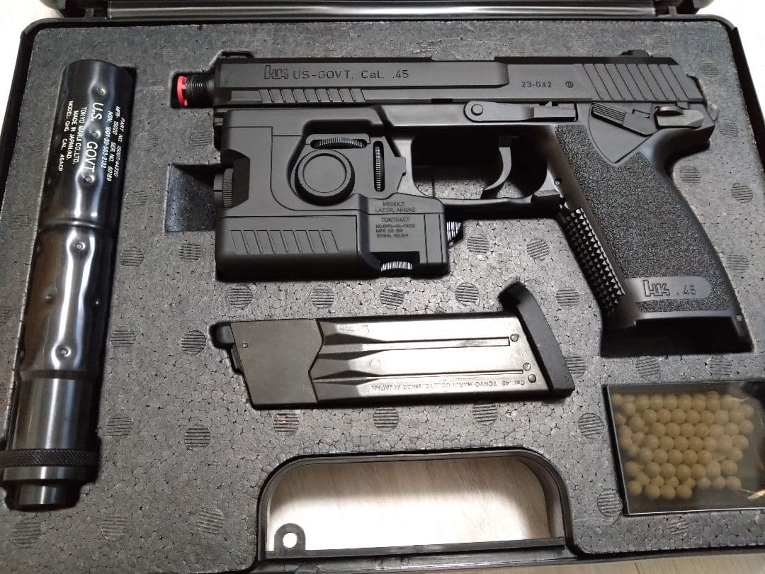 東京マルイSOCOM MK23 ガスガン　ガンスタンド付き