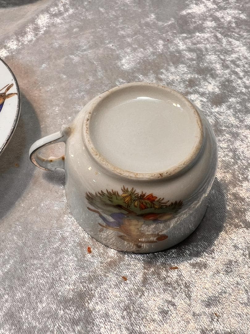 ポット　ミルク　シュガー　カップ＆ソーサー２個のセット 金彩　手描き