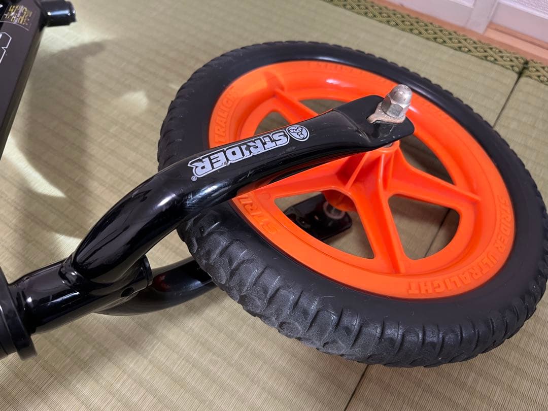 【正規品】STRIDER ストライダー ランニングバイク 　12インチ