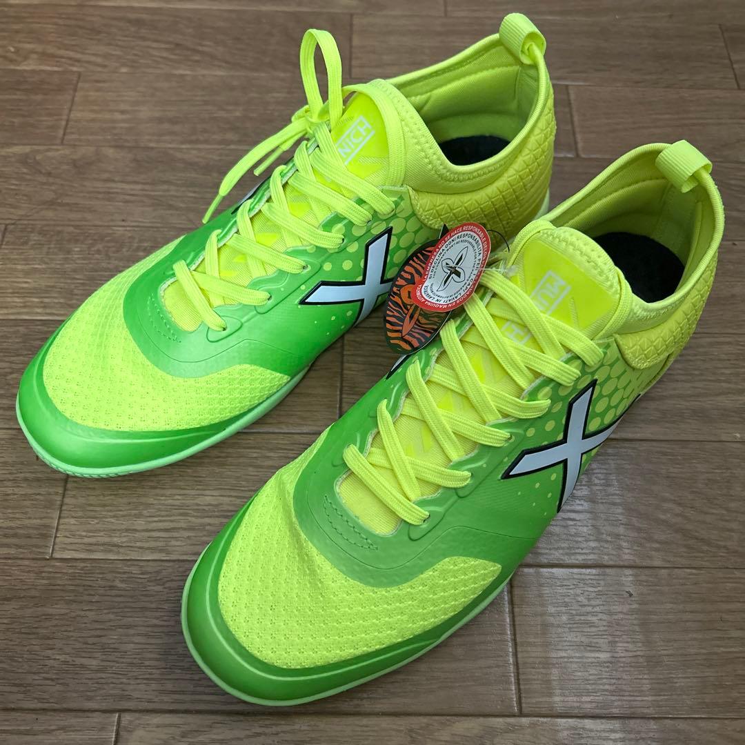 ムニック　フットサルシューズ 28cm