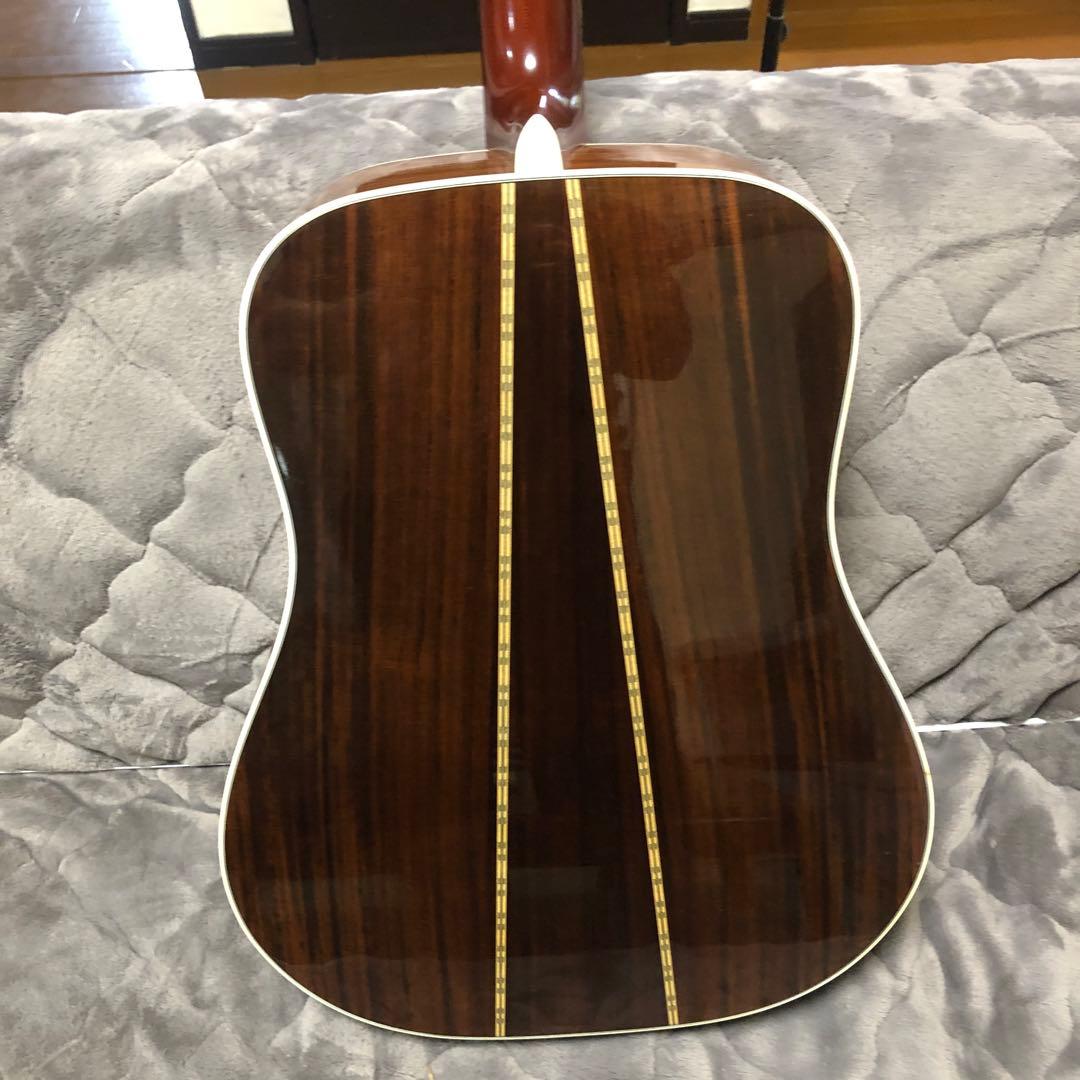 2009年製kヤイリYWー５００Ｒの出品です。