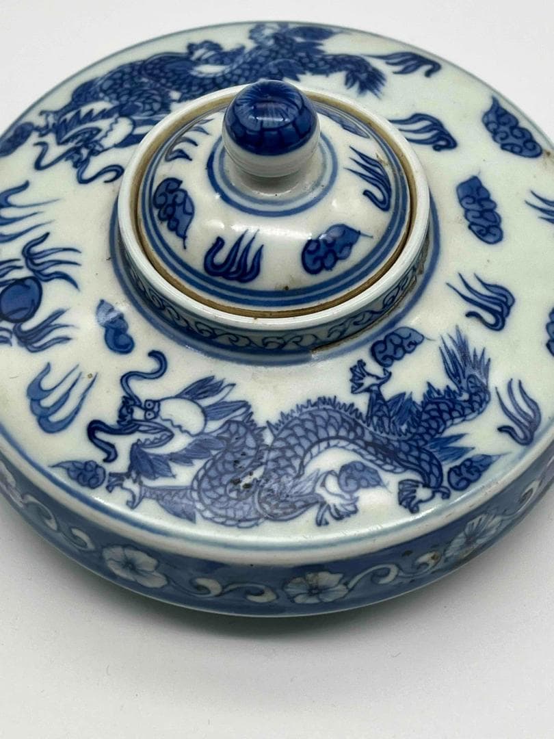 清康熙時代 【大清康熙年製】在銘 染付 青花花卉瑞獸文水注　蓋付き(E-43)