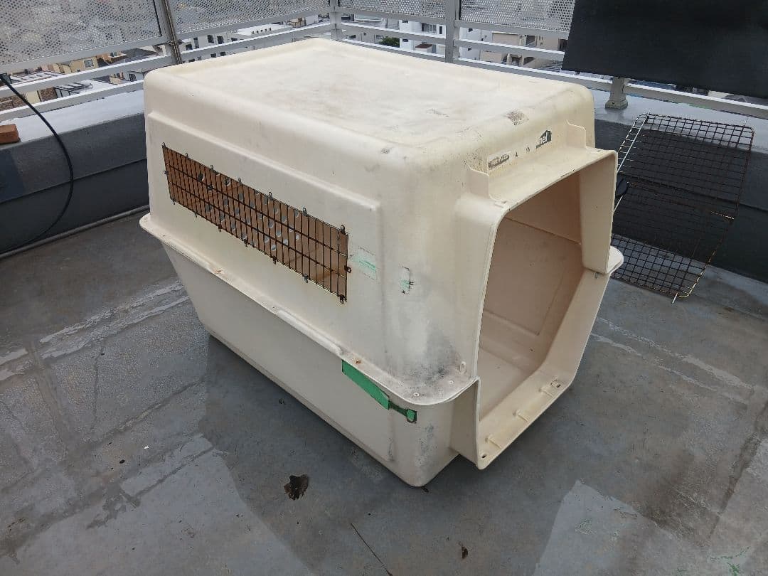 超大型犬用強化プラスチック製犬用ケージ(直接引取可能)