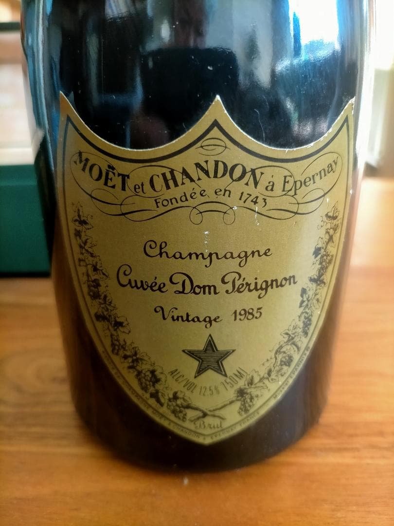 シャンパン　ドンペリ1985年