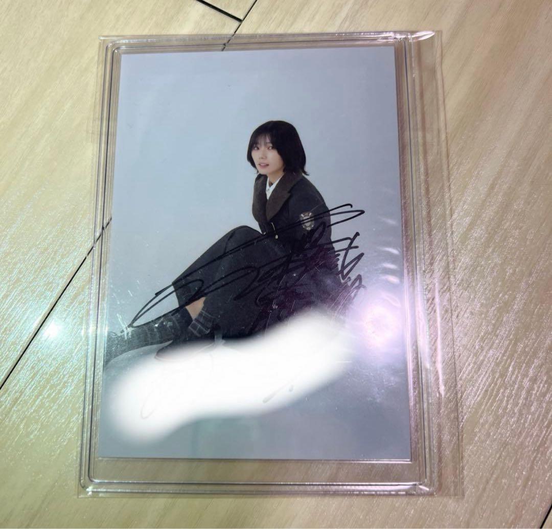 藤吉夏鈴　直筆サイン入り生写真　秘蔵生写真