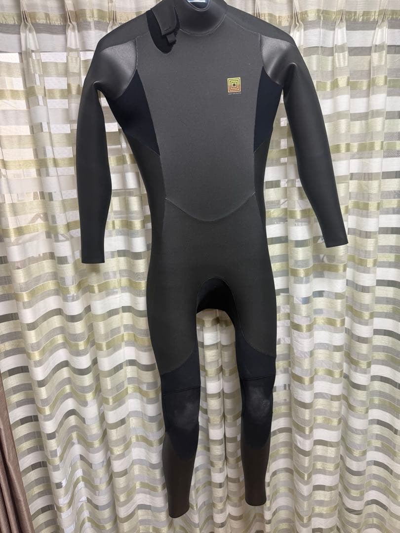 2025 最新　極美品　JULY WETSUITS フルスーツ ジャーフル
