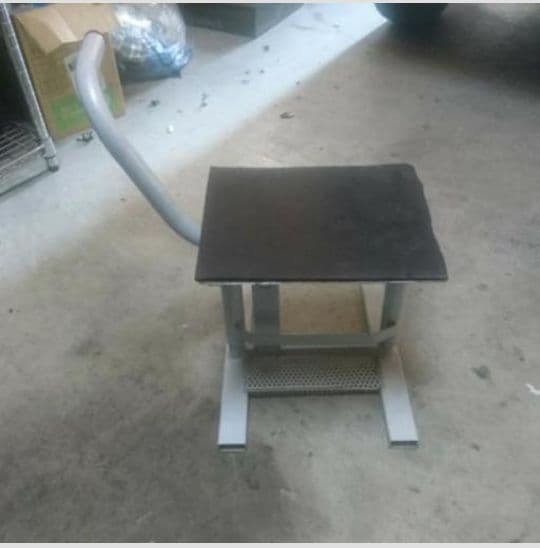 オフロード メンテナンススタンド