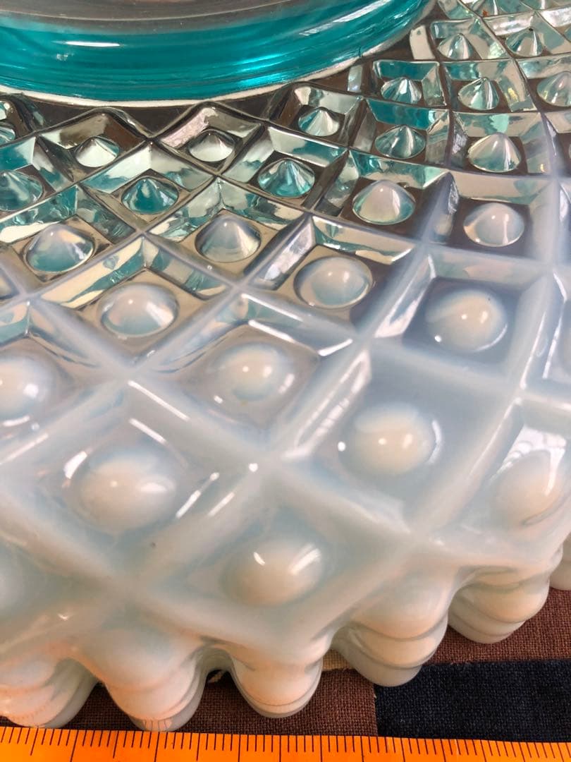 セール‼️断捨離逸品　 縁波形フリル ブルーオパールセントボウル