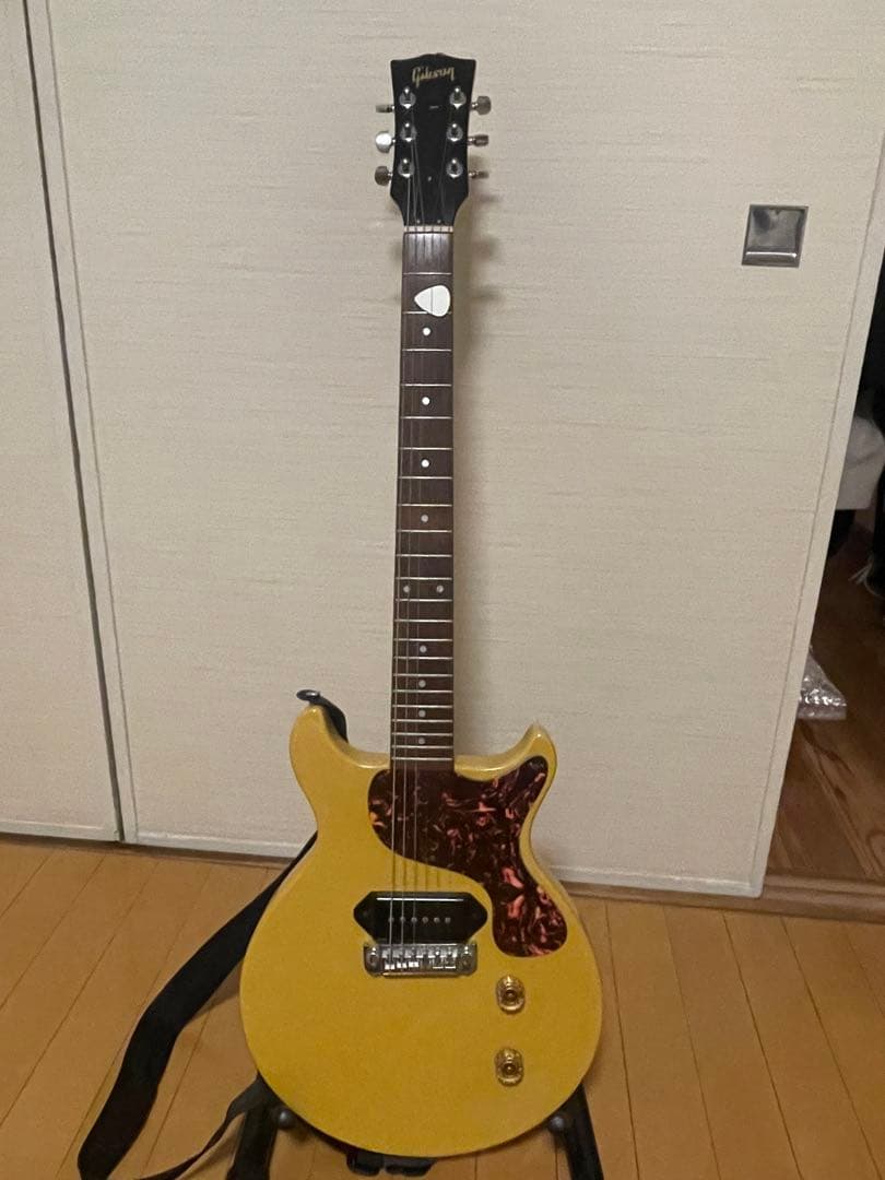 gibson風？　イエロー ダブルカッタウェイ エレキギター
