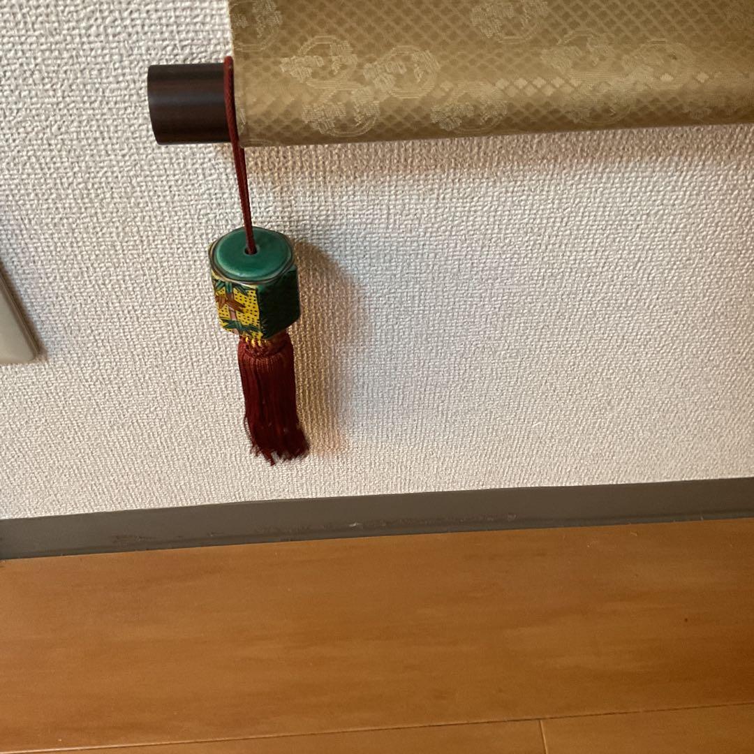 紙本掛け軸 一行書 【慈悲寛大自己反省】 作者不詳 軸先漆木