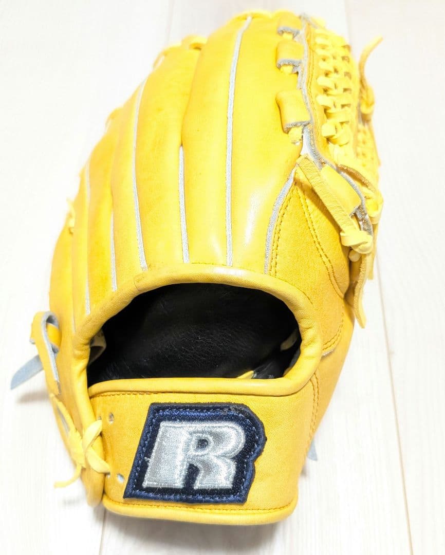 軟式一般用グローブ　イエロー