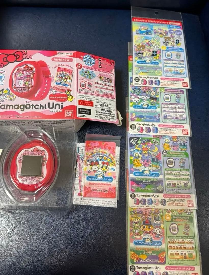 たまごっちユニ　サンリオ　ハローキティ