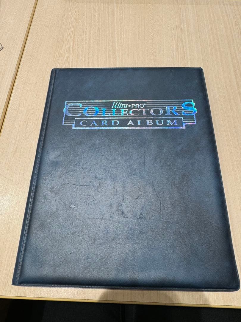 マジックザギャザリング。49枚全てサイン入りです。ファイル丸ごと出品！