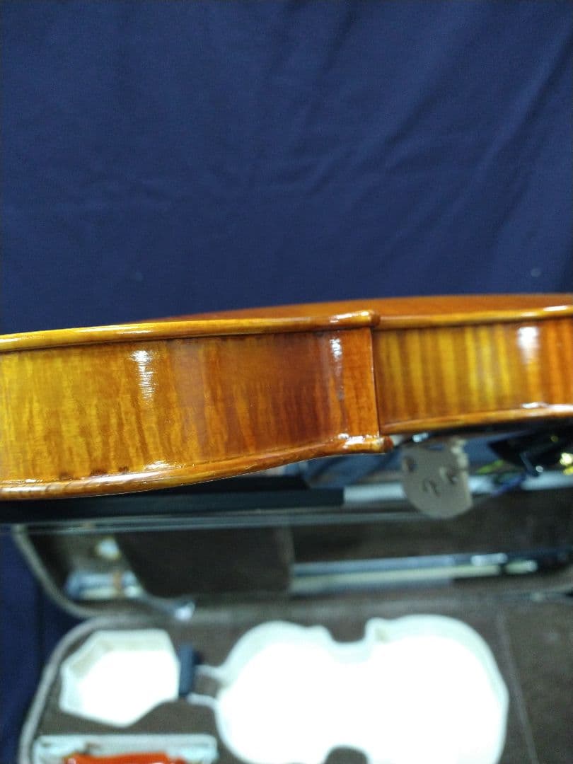 新品　オイルニス バイオリン　１ピース最高美しいトラ目メープルバック＆サイド板