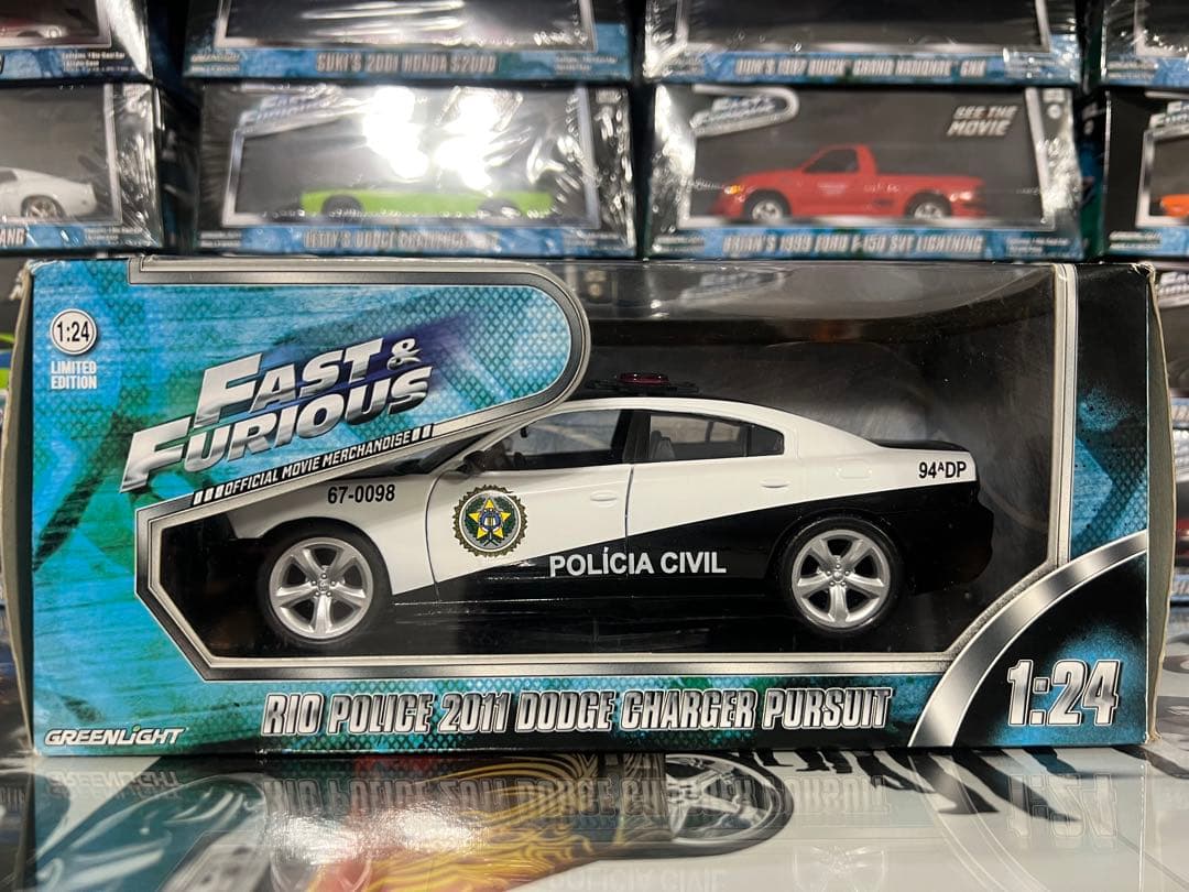 ミニカー FAST&FURIOUS RIO POLICE CHARGER 1/24